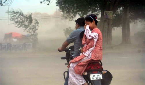 बड़ी खबरः दिल्ली-एनसीआर में चली धूल की आंधी! हवा की गुणवत्ता प्रभावित, विजिबिलिटी 1100 मीटर तक कम